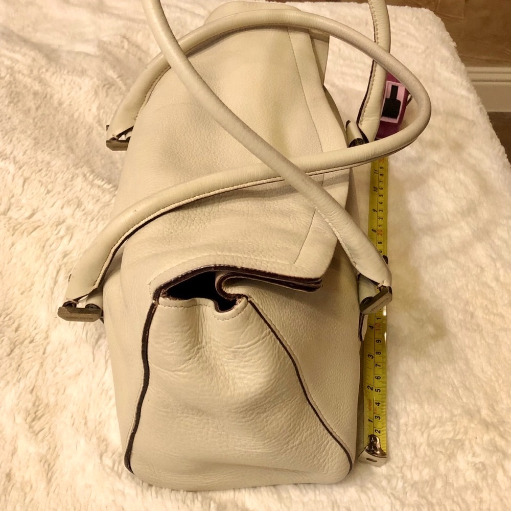 ✨S O L D✨ Ellen Tracy leather handbag - Picture 4 of 11